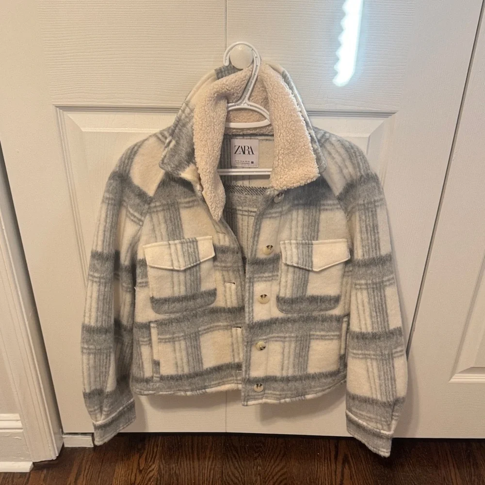 Zara Cream and Gray Plaid Sherpa Jacket - Picture 2 of 5